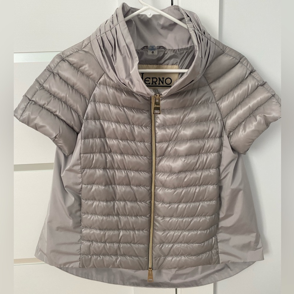 Herno light weight padded cap sleeve jacket